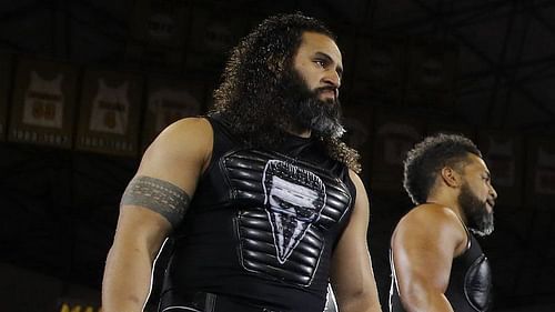 Tama Tonga with Tanga Loa (right)