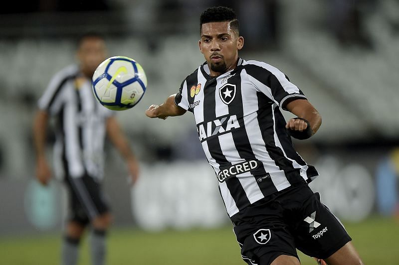  Fernandes at his first club Botafogo