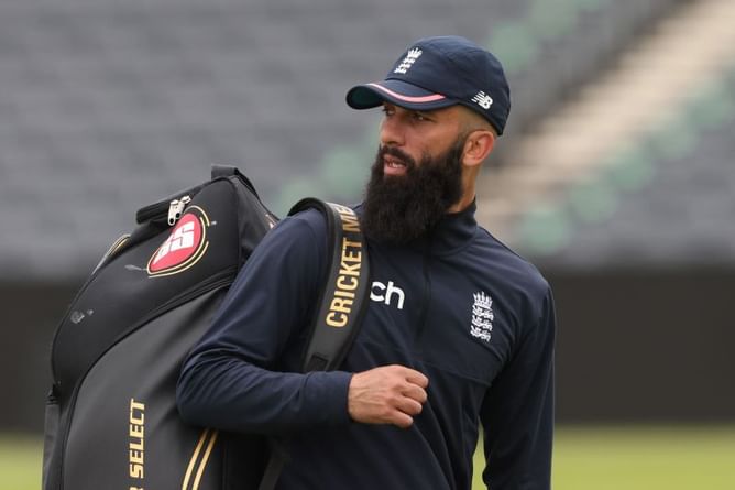 "MS Dhoni backed me to bat up the order for CSK"- Moeen Ali