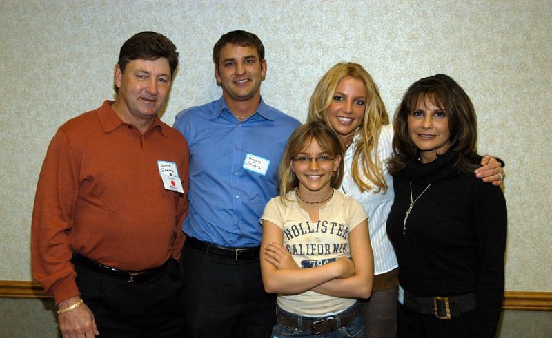 Britney Spears with her family (image via Getty Images)