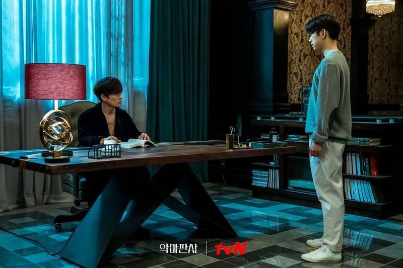 A still of Ji Sung and Jinyoung in The Devil Judge. (Instagram/tvndrama Official)
