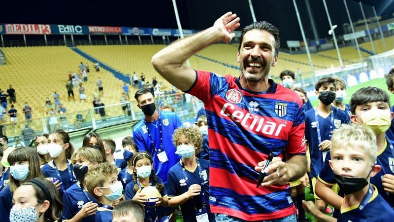 Buffon surrounded by little Parma fans