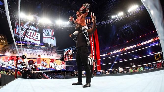 3 reasons why WWE should split up AJ Styles and Omos.
