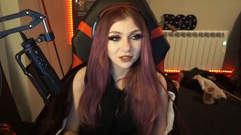 November 6, 2020) League After Egirl Rejects - qtcinderella on Twitch