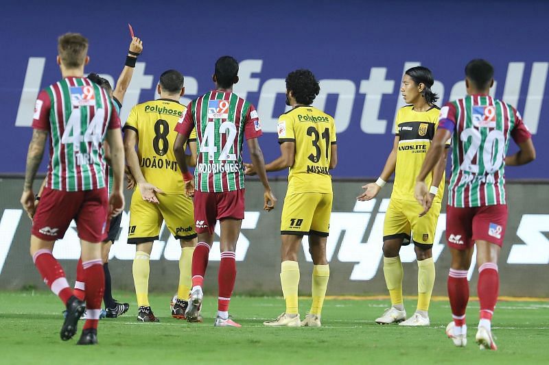 Hyderabad FC centre-back Chinglensana Singh is shown a red card in the match against ATK Mohun Bagan (Image Credits: ISL Media)a