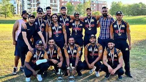 MU Dons pose with the trophy after winning the ECS T10 Bulgaria 2020 (Image Courtesy: ECN)