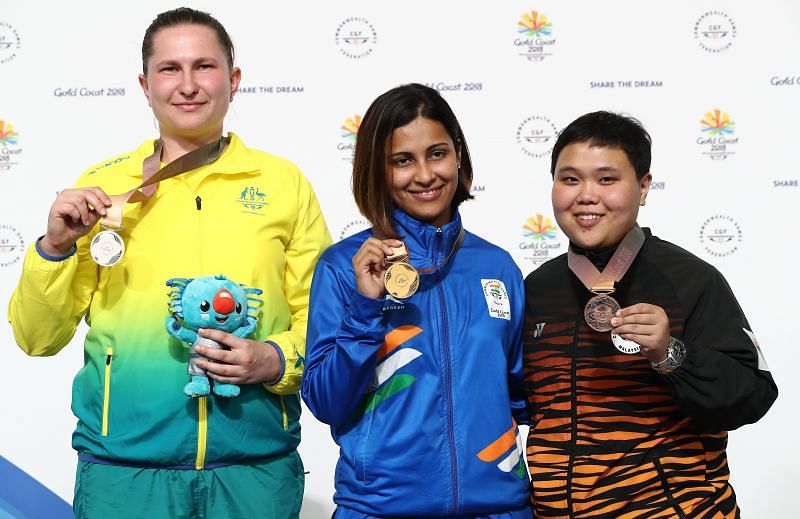 &lt;a href=&#039;https://www.sportskeeda.com/player/heena-sidhu/&#039; target=&#039;_blank&#039; rel=&#039;noopener noreferrer&#039;&gt;Heena Sidhu&lt;/a&gt; (centre).