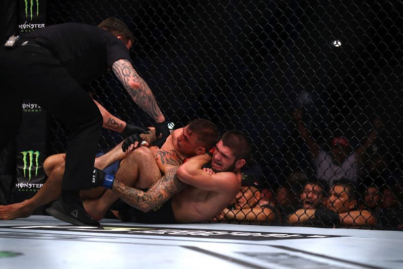 Khabib Nurmagomedov chokes out Dustin Poirier at UFC 242
