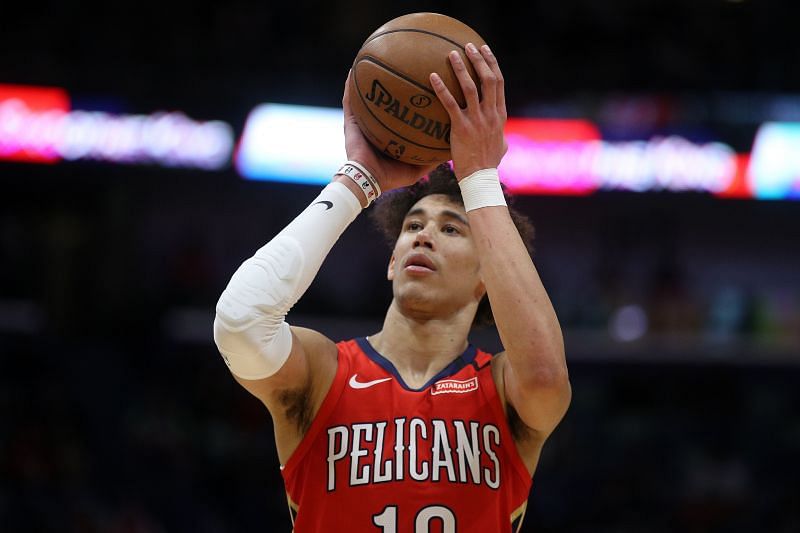 Jaxson Hayes (#10) shoots a free throw against the Utah Jazz.