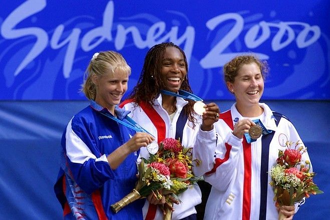 Venus Williams (centre) at the 2000 Sydney Olympics