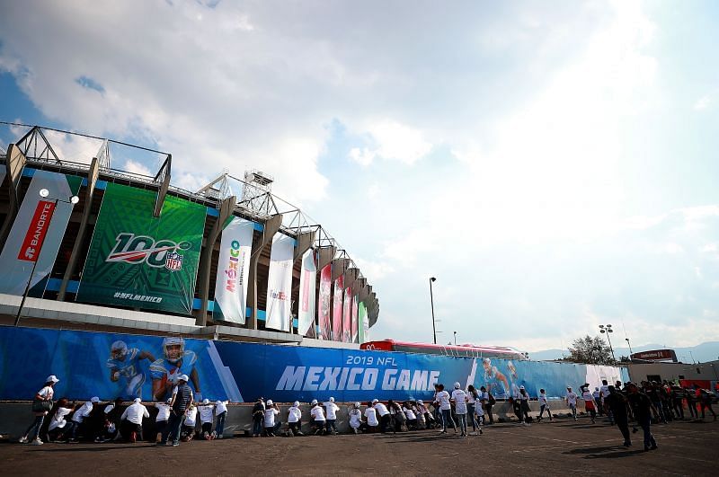 Kansas City Chiefs v Los Angeles Chargers