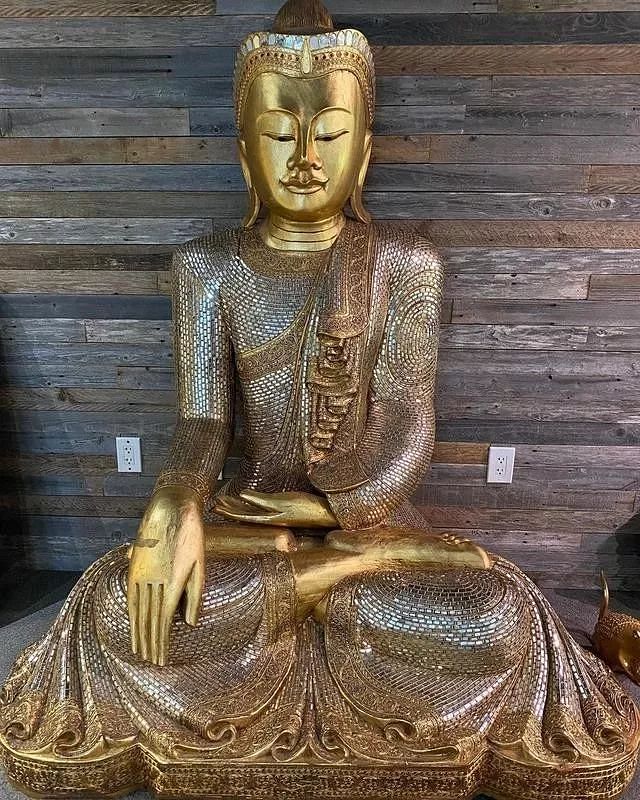 Buddha&#039;s Statue in Joe Rogan&#039;s house