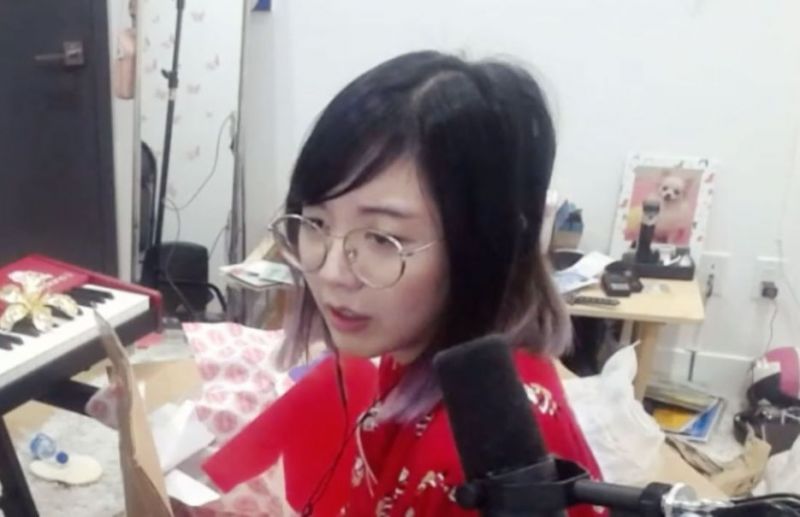 lilypichu face reveal