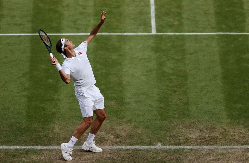 Roger Federer serving