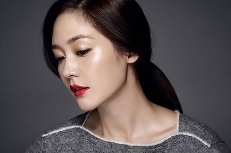 Sung Yu-ri penned an emotional letter to her fans, announcing her pregnancy (Image via Star1)