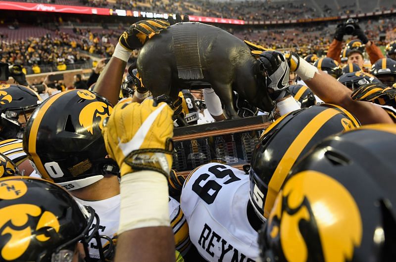 Iowa Hawkeyes celebrate a big win against Minnesota