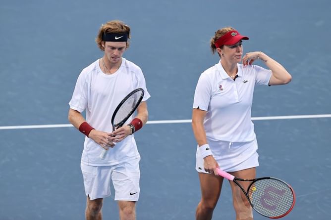 Andrey Rublev & Anastasia Pavlyuchenkova steal the show at Olympics 2021 with their wildly entertaining reactions in mixed doubles