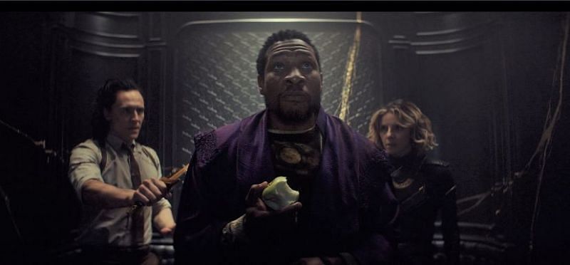 &quot;He Who Remains&quot; eating an apple in Episode 6. (Image via: Disney+/Marvel Studios)