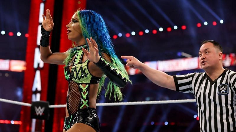 WWE SmackDown desperately needs Sasha Banks to return and elevate the women&#039;s division