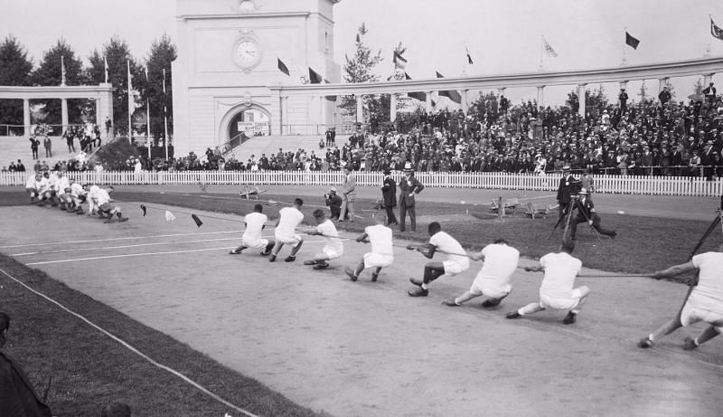 Tug of War at the 1920 Olympics in Antwerp, Belgium (source: Twitter)