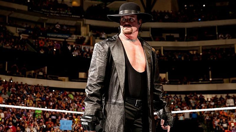 पिछले साल अंडरटेकर ने WWE से रिटायरमेंंट लिया था