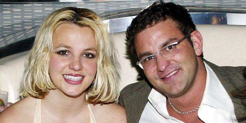 Britney Spears with her elder brother, Bryan Spears (image via Getty Images)