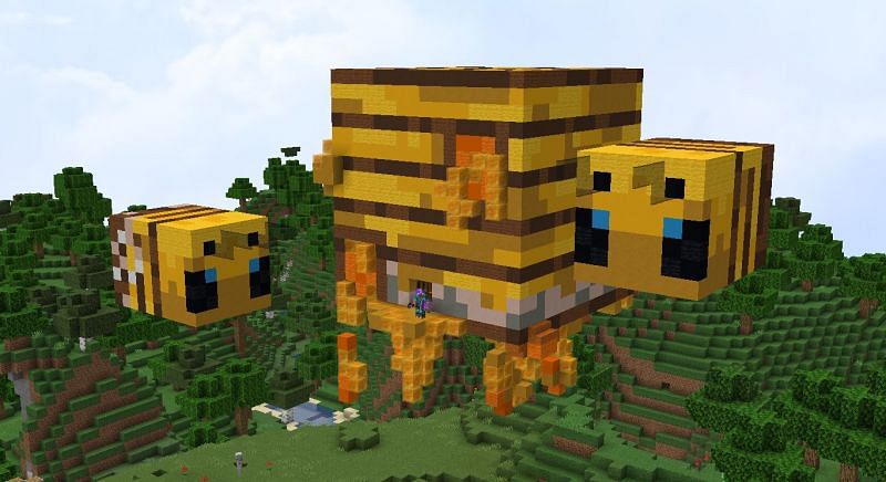 Similar to the first point, this design uses large bees in addition to a massive beehive (Image via u/a-lonely-enderman on Reddit)