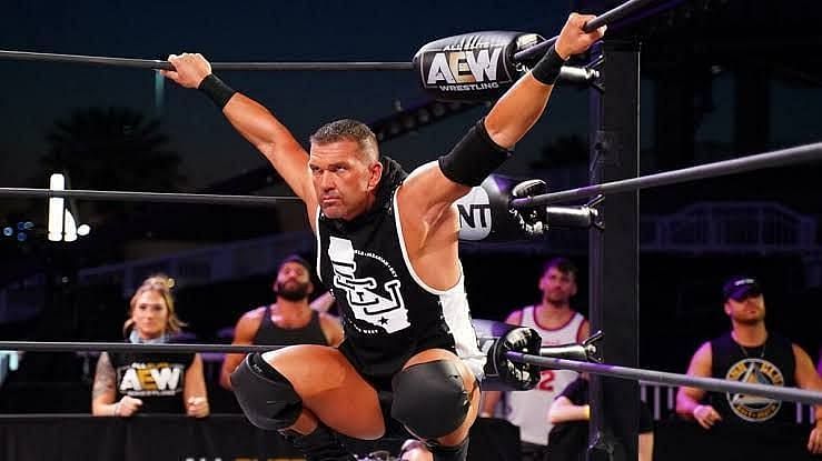 Kazarian finally gets his hands on a member of the Super Elite