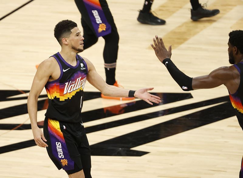 Devin Booker celebrates a bucket