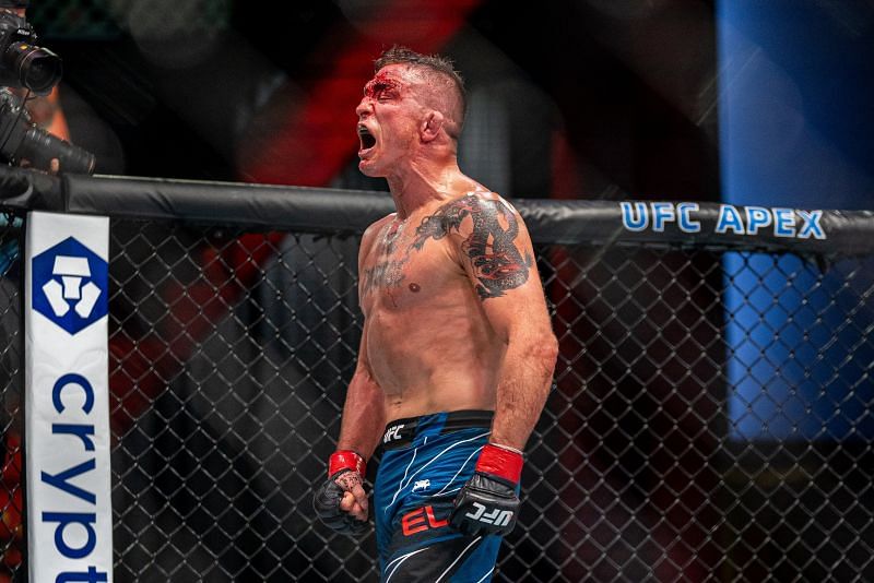 Darren Elkins celebrates his win at UFC Vegas 32 [Photo credit: @@UFCEurope on Twitter]