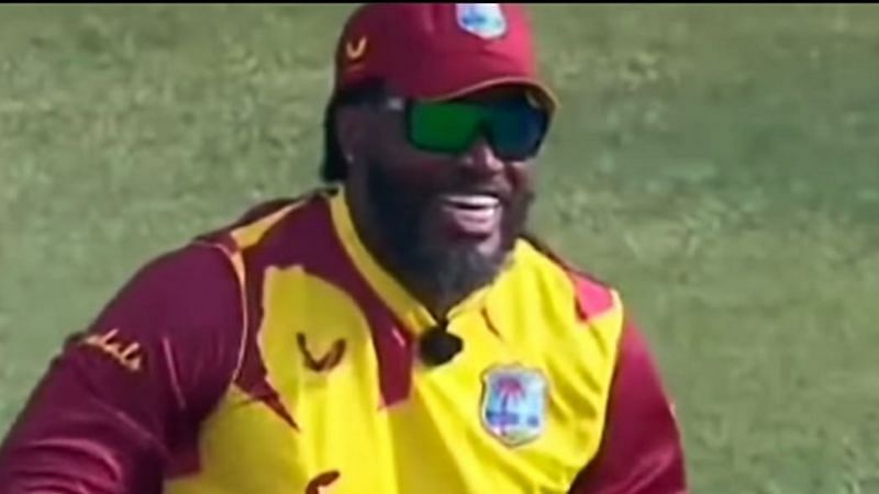 Chris Gayle seemed to have thoroughly enjoyed his cartwheel (Source: Twitter)