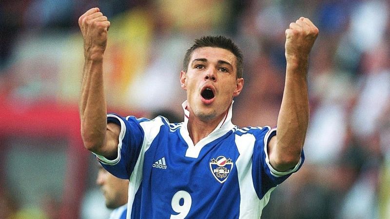 Savo Milosevic scored five goals in four games.