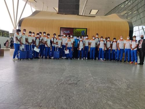 Indian hockey men's team at the Bengaluru airport (PC: Hockey India)