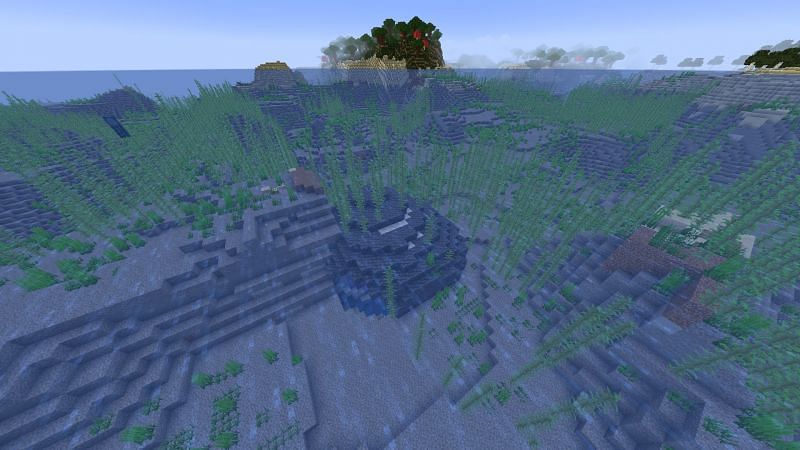 Exposed geode in an ocean biome (Image via u/Kert65 on Reddit)