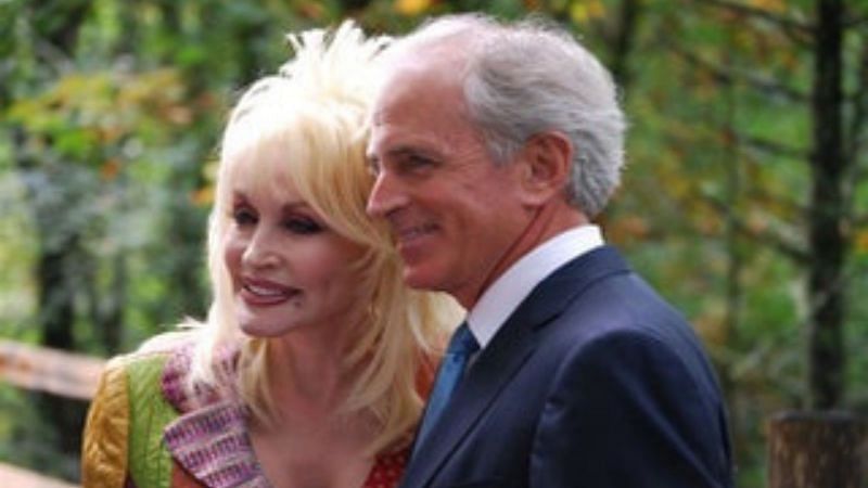 Who Is Dolly Partons Husband All About Their 55 Year Marriage As She Recreates Iconic Playboy 0124