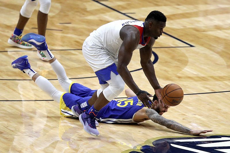 Golden State Warriors vs New Orleans Pelicans: Bam Adebayo (#13) boxes out Zion Williamson (#1).