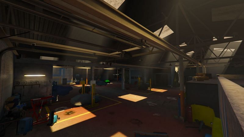 Inside a Vehicle Warehouse in GTA Online (Image via GTA Wiki)
