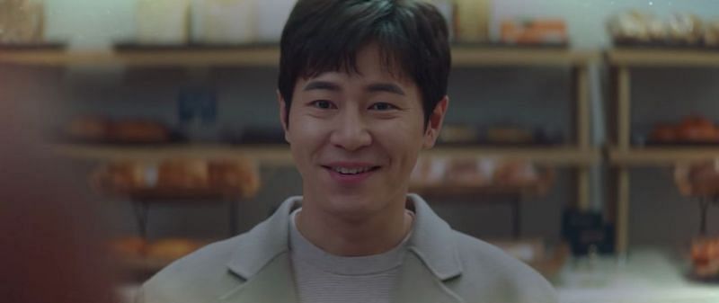 A still of Lee Kyu-hyung from his cameo appearance in Hospital Playlist season 2. (Screenshot/Netflix)