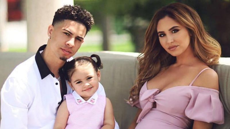 Is there trouble brewing in the Austin McBroom household? (Image via Instagram/Theacefamily)