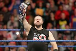 5 बड़े सुपरस्टार्स जो गलती से WWE में चैंपियनशिप जीत गए थे