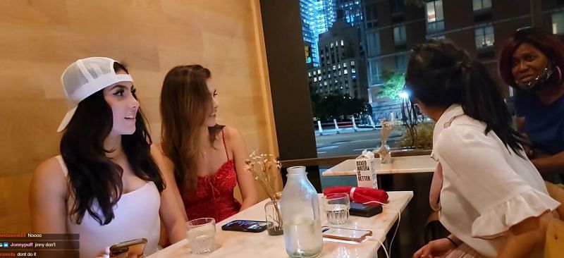 The Botez Sisters come across NYC scammer on Twitch Live (Image via Twitch)