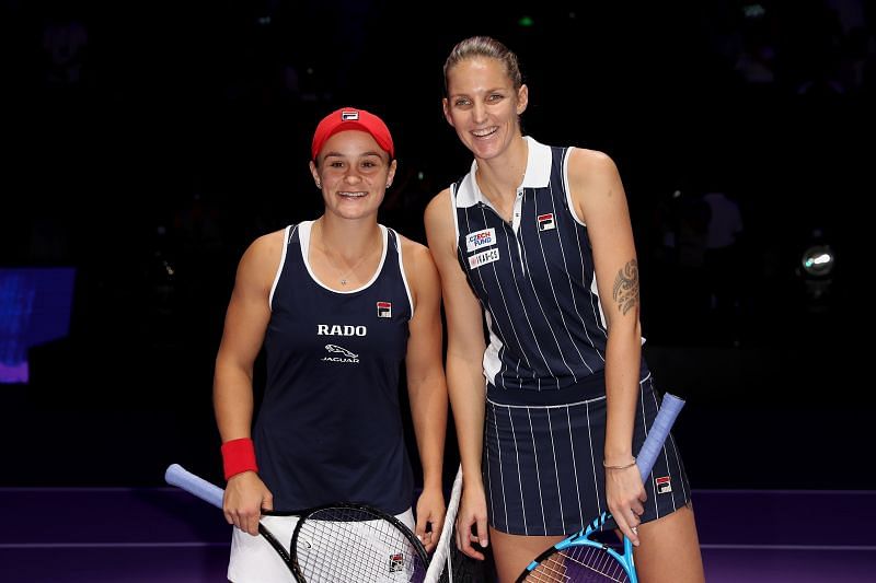 Ashleigh Barty (L) and Karolina Pliskova