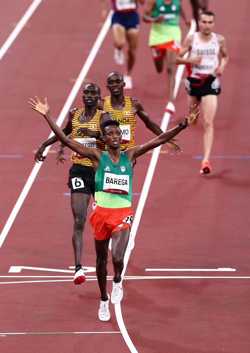 Barega wins the gold medal in the 10000m at the Tokyo Olympics