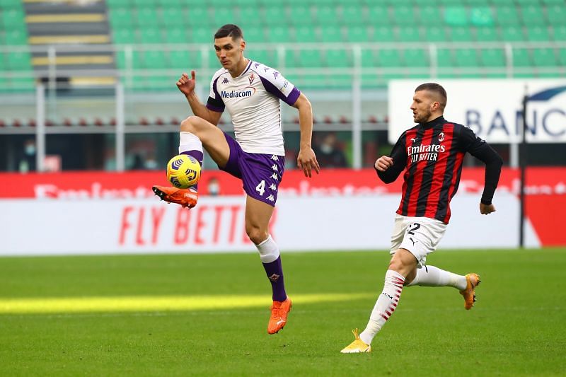 Milenkovic in action for Fiorentina