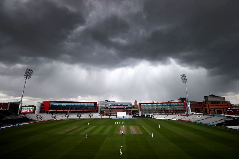Heavy winds are expected at the Emirates Old Trafford ahead of today&#039;s match