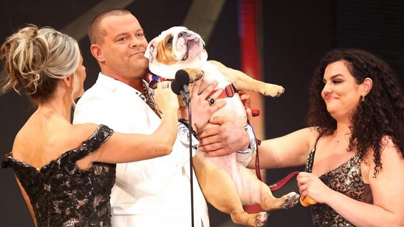 Harry Smith inducting his father Davey Boy Smith into the WWE Hall of Fame