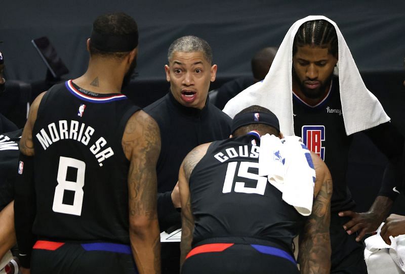 Clippers head coach Tyronn Lue instructs his player