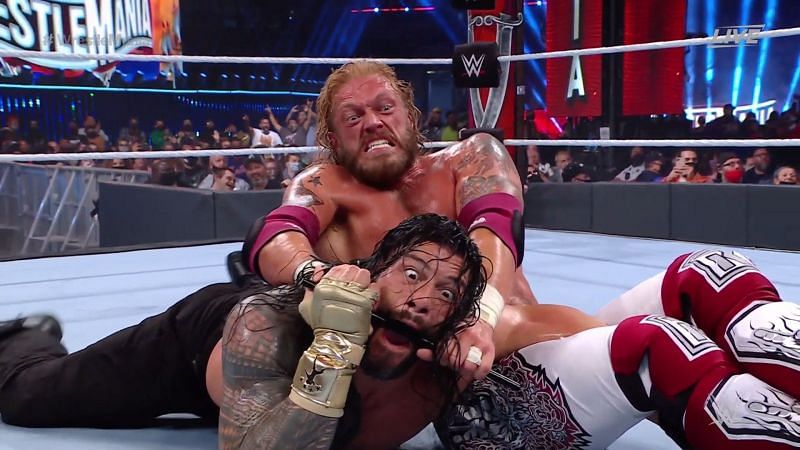 Edge nearly submitting Roman Reigns at WrestleMania 37