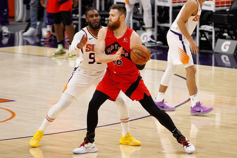 Phoenix Suns: Unrestricted free agent Aron Baynes headed to Toronto