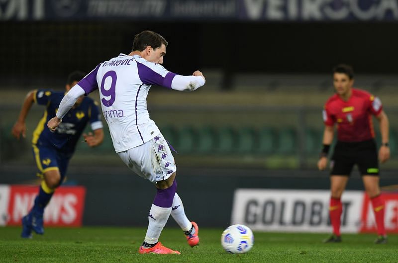 Vlahovic in action for Fiorentina